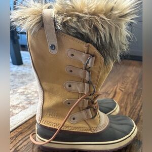 Sorel Tan and Black Fur-Lined Boots